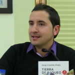 Sergi Castillo, autor del llibre, acompanyat de Marina Cerdà i Joan Jordà i Sanchís, presentaren amb una molt bon acollida "Tierra de Saqueo" a la biblioteca de la vila de Muro, el passat 13 de febrer. Sergi Castillo