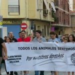 https://youtu.be/SQbleRSeHog Més de mig centenar de persones es manifesten contra els bous embolats a Castalla
