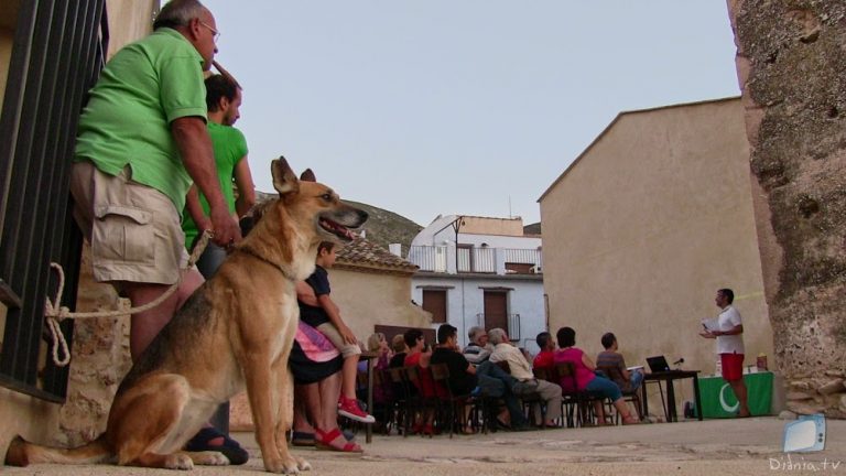 La gira literària d’Al-Azraq “El blau” comença a la torre medieval d’Almudaina