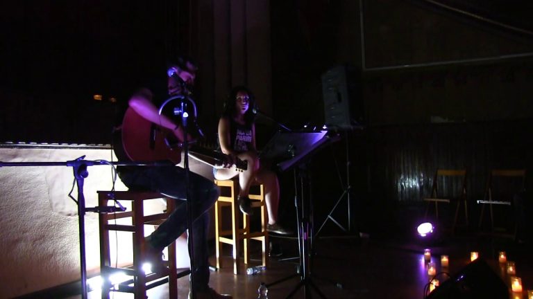 Andreu Valor i Berta Iñíguez – Nascut d’aquesta llengua (en viu a Onil)