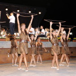 La cercavila "Jaumat", del compositor Luis Negro, dedicada al director i a la colla, obria el concert a la plaça del País Valencià de l'Alqueria d'Asnar. Seguiren amb l'obra "Suite de Danses" de Tylman Susato, inclosa al disc "Cavall de Foc" de La Xafigà. Ballarines de l'Alqueria en Archeus
