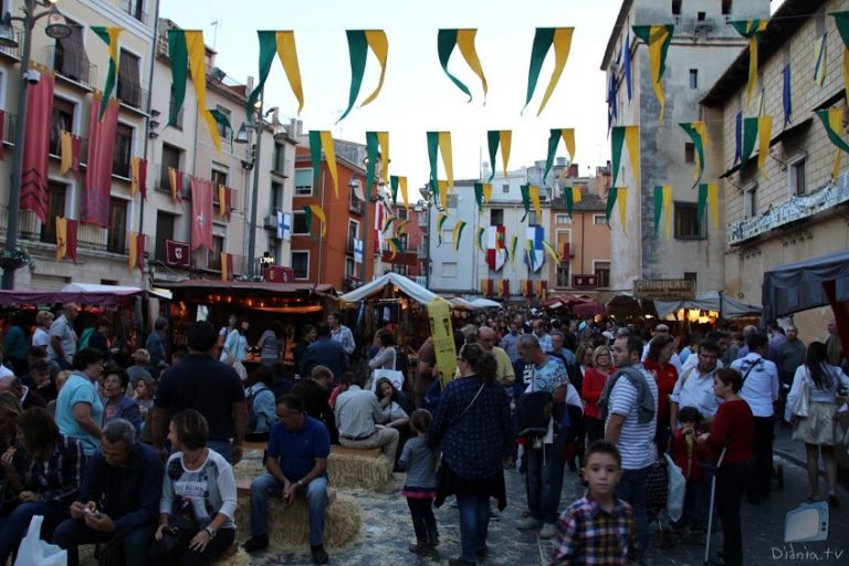 La Fira de Tots Sants impregna de cultura i festa els carrers de Cocentaina amb vora 500.000 visitants