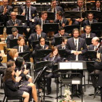 El concert fou en homenatge al músic de la Primitiva Ernesto Valor Calatayud, qui també destacava pel seu paper d'escriptor i musicòleg . També hi hagué un minut de silenci en record a Josep Armengol, dolçainer de La Degollà que ens deixava feia uns dies. Ambdós estigueren molt vinculats a la música alcoiana i molt dedicats a l'organització dels concerts de Santa Cecília. Societat Musical Nova d'Alcoi