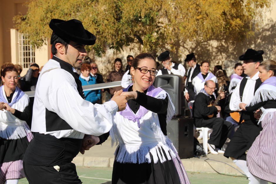 El concert extraordinari de Santa Cecília començà amb la presentació dels nous músics, Jordi Doménech a la percussió i Pau Gutiérrez al bombardí. Javier Colomer al trombó baix durant Omaira