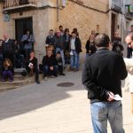 La jornada començà amb una xarrada a càrrec de l'escriptor Francesc Gisbert i Vicent Santamaria, membre de l'Associació Cultural "El Guaret", on explicaven els orígens satírics i crítics d'aquesta festa, així com les versemblances amb celebracions similars a altres municipis, sota denominacions diferents, com "El Vell i la Vella", a Xixona, o "Els Monots" a Elx. Gisbert i Santamaria destacaren la tasca humil i desinteressada de les dones del barri del Raval, transmissores i conservadores de la festa dels Nanos a Cocentaina.Seguidament, la Plaça Sant Miquel acollí els tallers de dansa: els d'iniciació, adreçats a tots aquells interessats a aprendre a ballar, i els de perfeccionament, dirigits a les balladores i balladors ja experimentats.Tot seguit, els organitzadors de la jornada, on s'inclou a la Colla Mal Passet, El Guaret i tots els grups de danses de Cocentaina, van retre homenatge a Emilia Ferrando Pla. "Emilieta La Carbonera" ha treballat de valent durant molts anys per tal de difondre la dansa al poble i, com a agraïment, totes aquelles balladores que han aprés els ritmes més tradicionals de les comarques gràcies als sabers populars d'aquesta dona treballadora, l'obsequiaren amb flors com a mostra d'estima.Al voltant de les 12h del migdia començà la Dansà Plana i Popular arreu del Raval, on totes les balladores i balladors, locals i pertanyents a municipis propers, dansaren a ritme de dolçaina i tabal. Finalment, tots els assistents gaudiren amb un dinar popular "de faixeta", acompanyats pel posterior sarau a càrrec de la rondalla de Cocentaina. Francesc Gisbert oferí una xerrada al voltant de la festa dels Nanos de Cocentaina