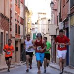 La jornada esportiva va començar amb les carreres per a xiquets vora les 17h de la vesprada. Els més joves aconseguiren els seus primers trofeus, mentre que els més majors ja es postulaven com a futurs corredors a les curses per a adults. Més de 270 persones participen al Cross més multitudinari pel Centre Històric de Castalla