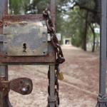 Penàguila és la primera parada del nostre viatge pels pobles de Diània. Una terra popular, entre altres coses, per les rondalles arreplegades allí per l’escriptor Enric Valor, així com pel Jardí de Santos. Diània, poble a poble: Penàguila, terra de rondalles