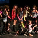 Els alumnes del col·legi Mª Assumpta porten el musical "We Will Rock You" a l'Auditori de Castalla