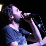 El concert fou organitzat per l'Ateneu Popular Arrels de Beniarrés, i s'emmarcava dins dels actes de la Setmana Cultural Alternativa prèvia a les festes majors del municipi. El col·lectiu va reunir a tot un seguit de veïnes i veïns als voltants de l'encantadora ermita local per tal de gaudir amb les cançons que foren referent per a tota una generació. VerdCel homenatja a Ovidi Montllor 'Del Cor a Les Mans' durant la Setmana Cultural de Beniarrés