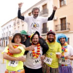La cursa esportiva, que va comptar amb la participació d'unes 60 persones, es basava a córrer 2 kilòmetres, i beure altres 2 litres de cervesa. El recorregut estava distribuït en 3 voltes pels carrers del Centre Històric de Castalla: després de cadascuna, els participants havien de prendre una pinta de cervesa per tal d'emprendre la següent carrera.Aquesta iniciativa, organitzada per l'equip d'En Ruta, i amb la col·laboració de la Taberna de Kike i Cuca, va despertar la faceta més original dels participants, ja que molts d'ells decidiren córrer disfressats d'atletes ben peculiars, amb faldes hawaianes, o caracteritzats com algun personatge animat, com ara, els coneguts Minions. Festa i esport a Castalla durant la primera edició del Birratló