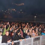 La bona música ens va assolir des de ben prompte. Les portes s’obriren a les 19h, i els primers assistents van poder gaudir d’una bona sessió de Santy Mataix a l’escenari de La Fresca FM, on el pop, rock, reggae i rap tenien la veu dominant, com ja ens mostrà a la darrera edició del Viña Rock.Bostok foren els primers en obrir la tanda de concerts a l’escenari principal fent sonar el seu metal alternatiu tan característic. Els castelluts, que s’obrin camí al panorama musical amb el seu primer CD Land of Fire, encetaren la nit d’una forma molt enèrgica i brutal. D’entre el seu repertori sonaren cançons pròpies com “Damnation” o “In the Shadows”, que inclús alguns dels assistents es van atrevir a corejar, i alguna versió com el conegut tema “Bodies” de Drowning Pool. Castalla es vesteix de rock en la segona edició del festival