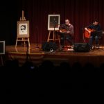 Extremoduro, Lluís Llach o Daniel Viglietti foren alguns dels artistes que sonaren el passat 23 de gener a la Casa de Cultura de Castalla, durant l'homenatge a Ovidi Montllor organitzat pel Centre Cultural Castellut . "Homenatge a Teresa", "Va com va" i "Serà un dia que durarà anys" recordaren al cantant alcoià, qui actuà en eixe mateix escenari el dia que ens deixava Vicent Andrés Estellés, també present gràcies a la interpretació del poema "Soledat", de la mà de Feliu Ventura. Xavi Sarrià i Feliu Ventura homenatgen Ovidi Montllor amb l'espectacle 'Llibres, batalles i cançons' a Castalla