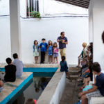 L'Orxa visqué una fabulosa "Nit de Contes" a la fresca del proppassat dissabte 25 de juny, una ruta literària pels llocs més emblemàtics del poble que enceta la iniciativa "Rutes de Contacontes" que ha posat en marxa la mancomunitat de municipis de l'Alcoià i El Comtat. Al voltant de mig centenar de persones gaudiren de la nostra literatura popular de la mà de l'actriu Rosanna Espinós i els escriptors Francesc Gisbert i Víctor Labrado, fent un recorregut que passà per la plaça de l'Església, la plaça Major o l'antic llavador municipal d'aquest bonic poble de la Vall de Perputxent. L'Orxa encetà la primera edició de les 'Rutes de Contacontes' de l'Alcoià i El Comtat