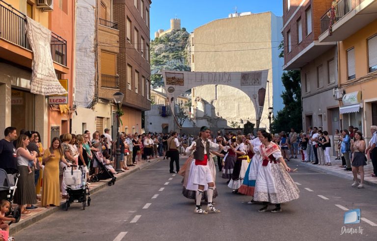 Castalla és una festa durant el XVI Aplec de Danses dels Pobles de la Mariola